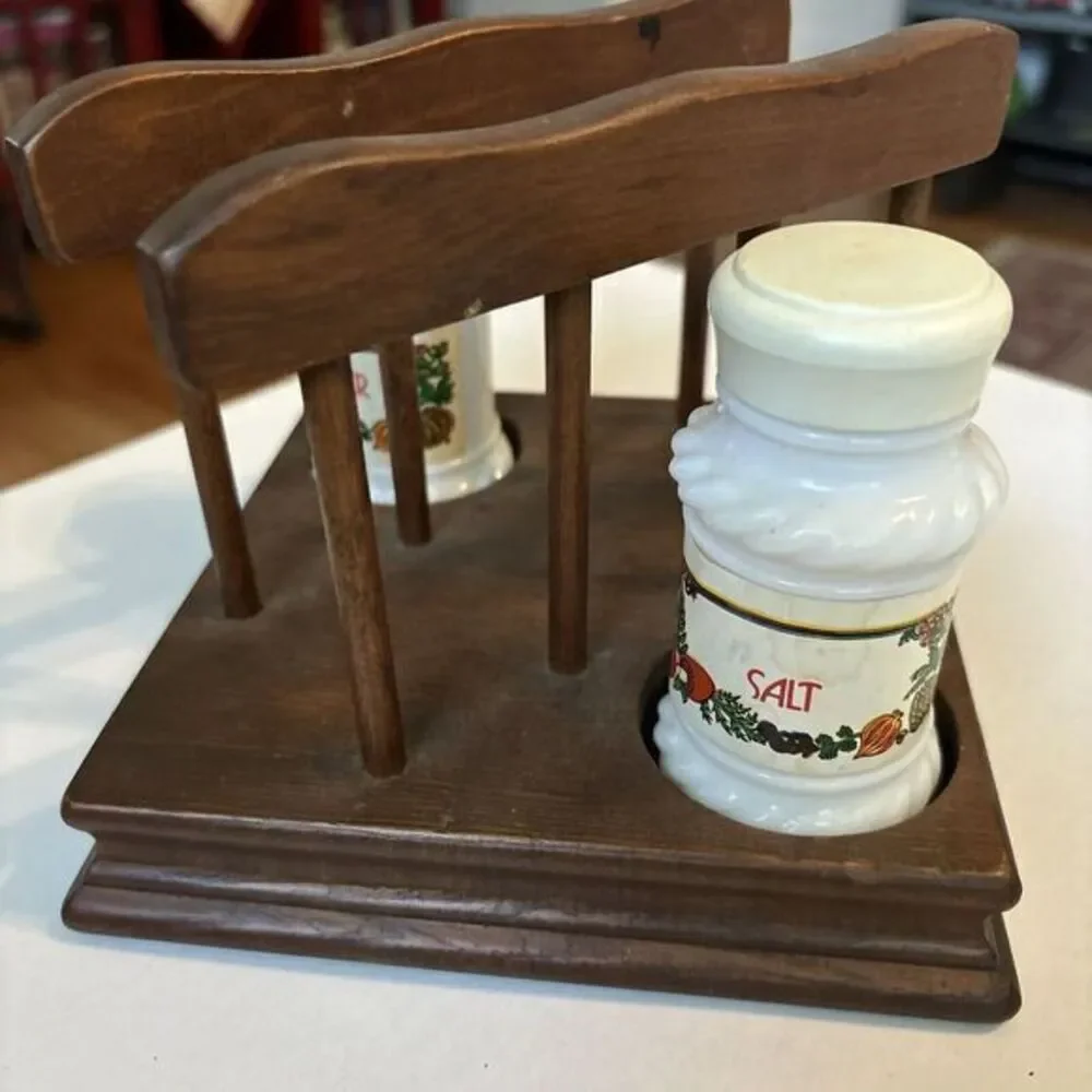 MCM Wood Napkin‎ Holder Milk Glass Salt and Pepper  Set Vintage Early American